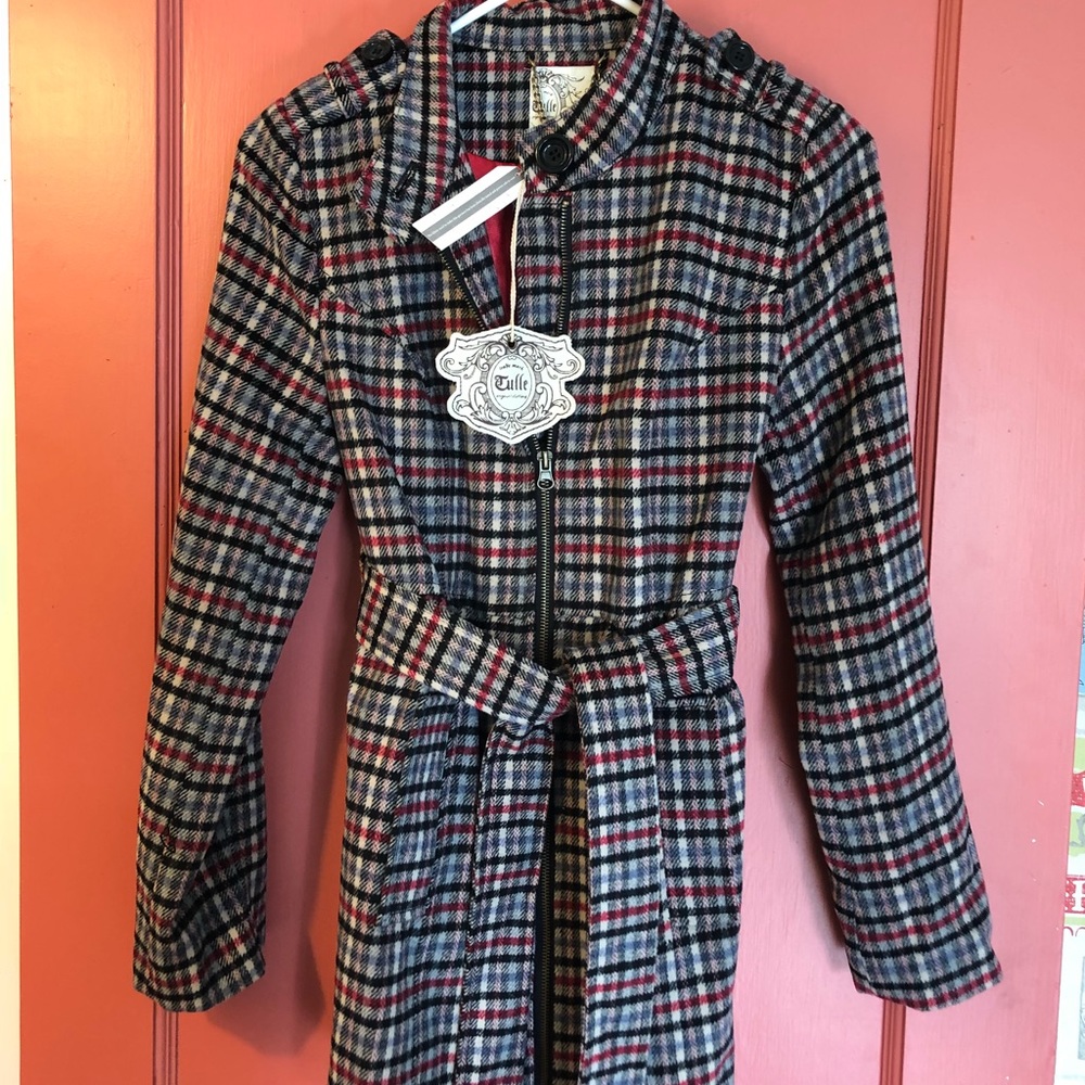 Tulle checked coat with red satin lining